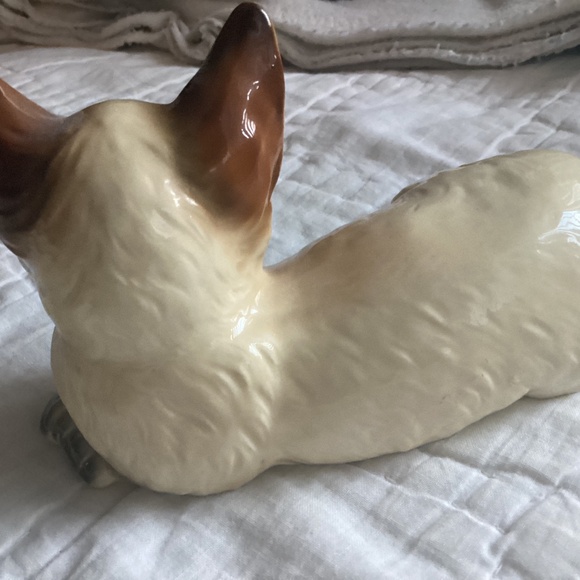 VINTAGE MADE IN JAPAN CERAMIC PORCELAIN LOUNGING SIAMESE CAT FIGURINE - Picture 5 of 9